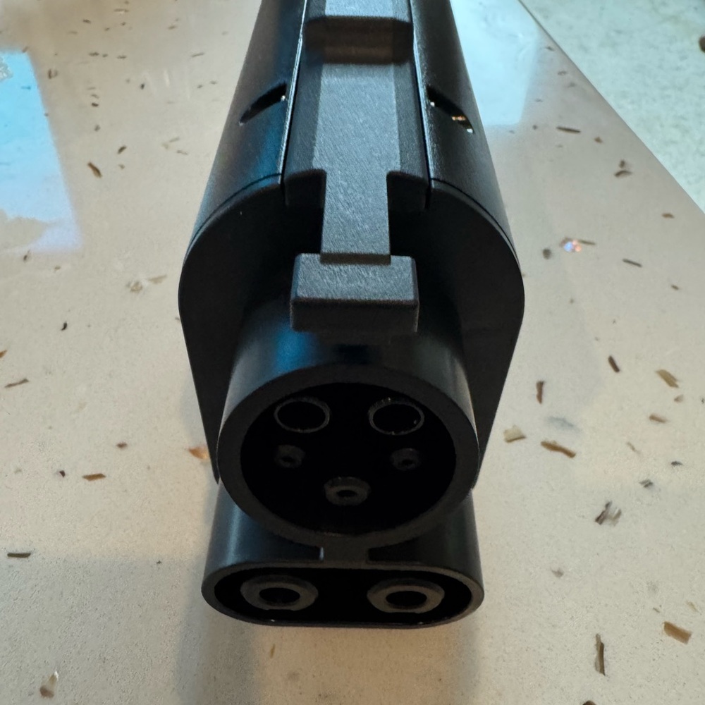 Hyundai NACS DC adapter - Picture 9 of 10
